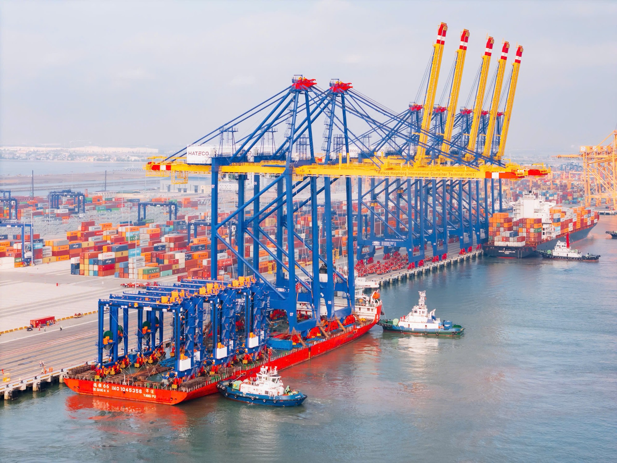 Hateco Haiphong International Container Terminal receives phase 2 equipment shipment – commissioning 02 STS cranes and 06 e-RTGs